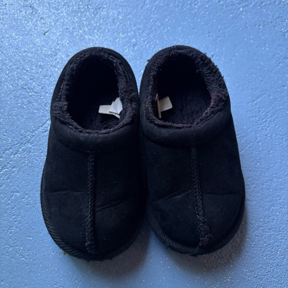 Kids Black Cozy Slip-On Shoes 7T